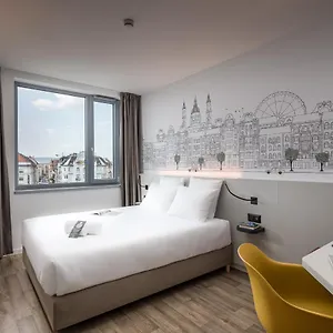 City Hotel
